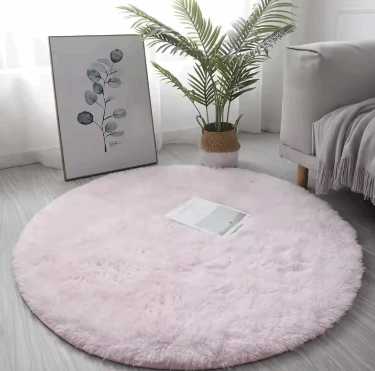 Kuschelweicher runder Teppich für eleganten Wohnkomfort